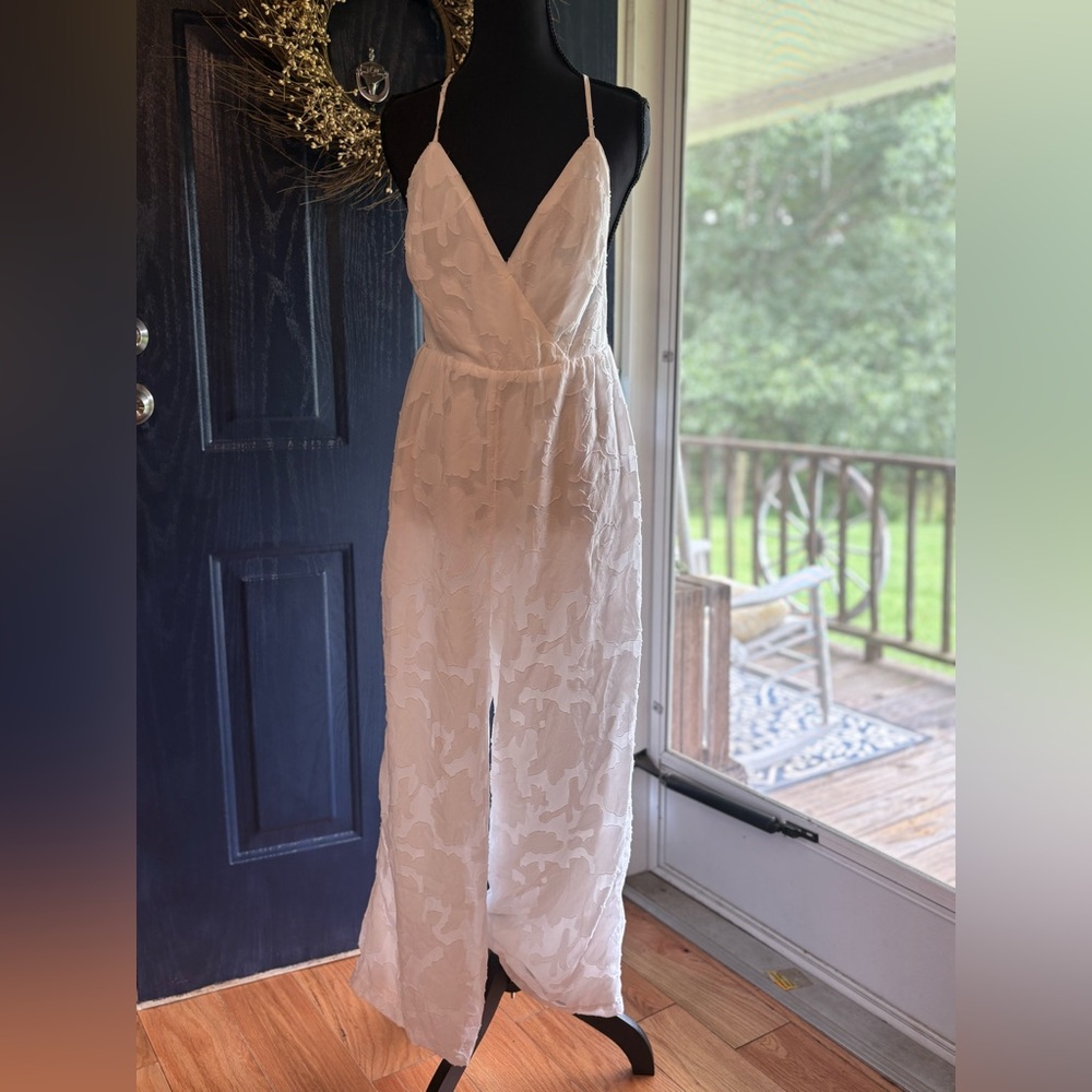 Lulu's Textured White Jumpsuit size M